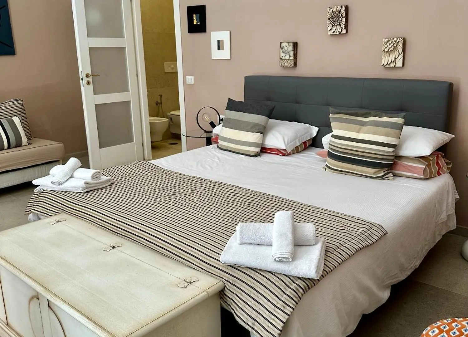 Martucci 83 Bed & Breakfast Naples