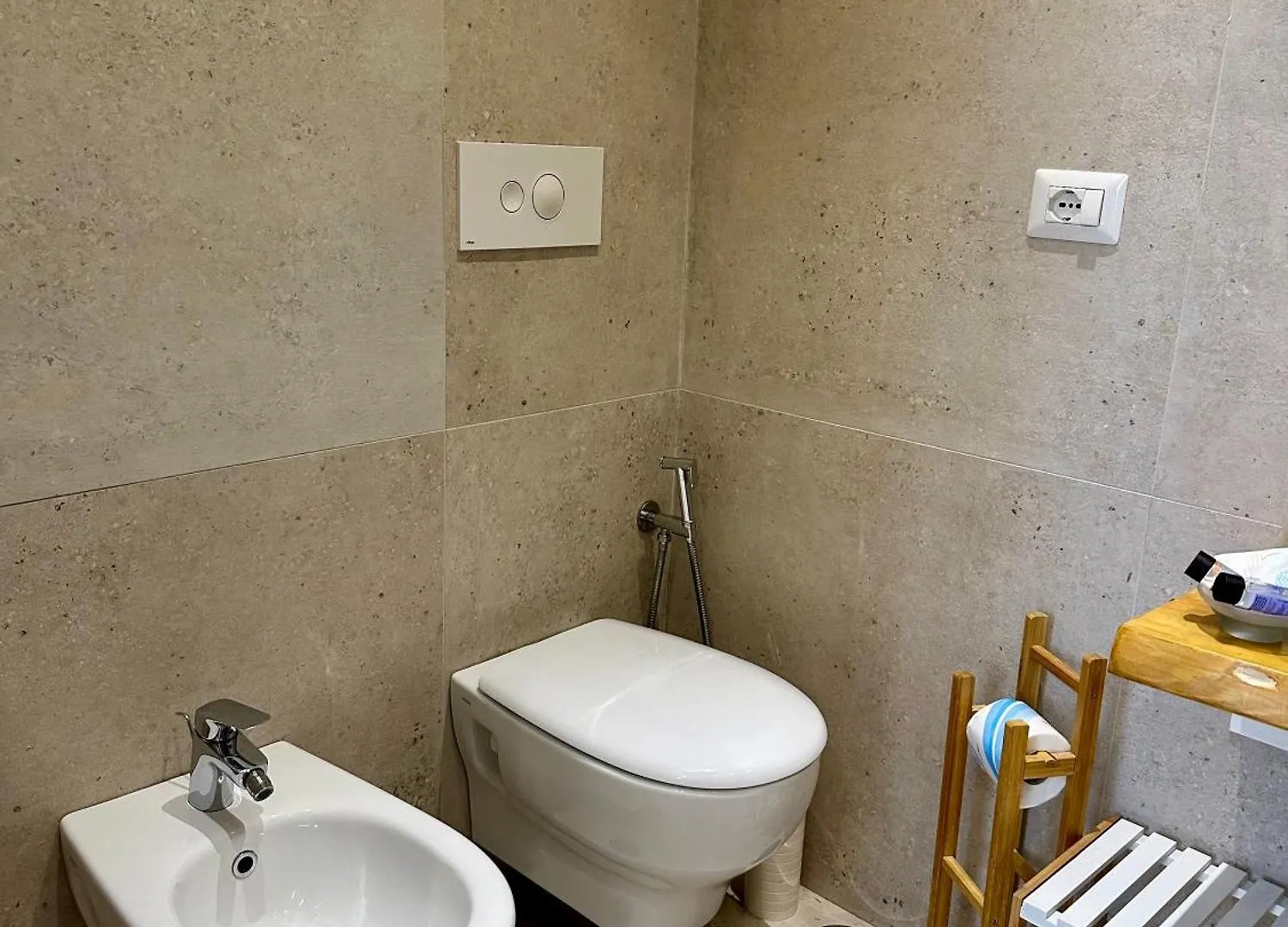 Martucci 83 Bed & Breakfast Naples Italy